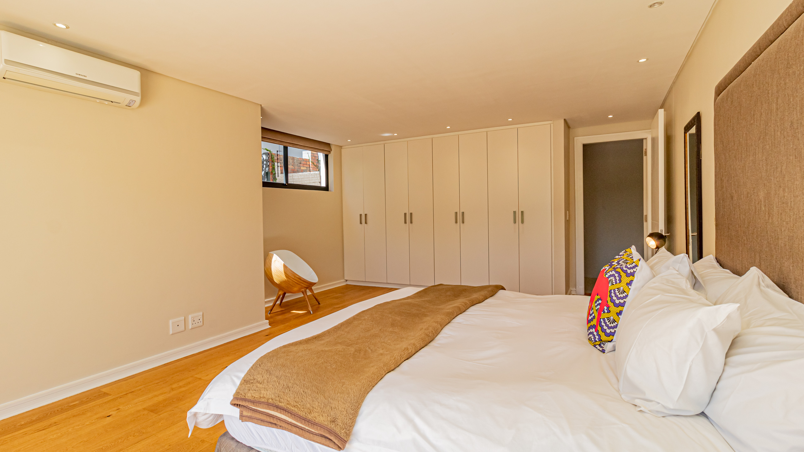71 Geneva Photo 17