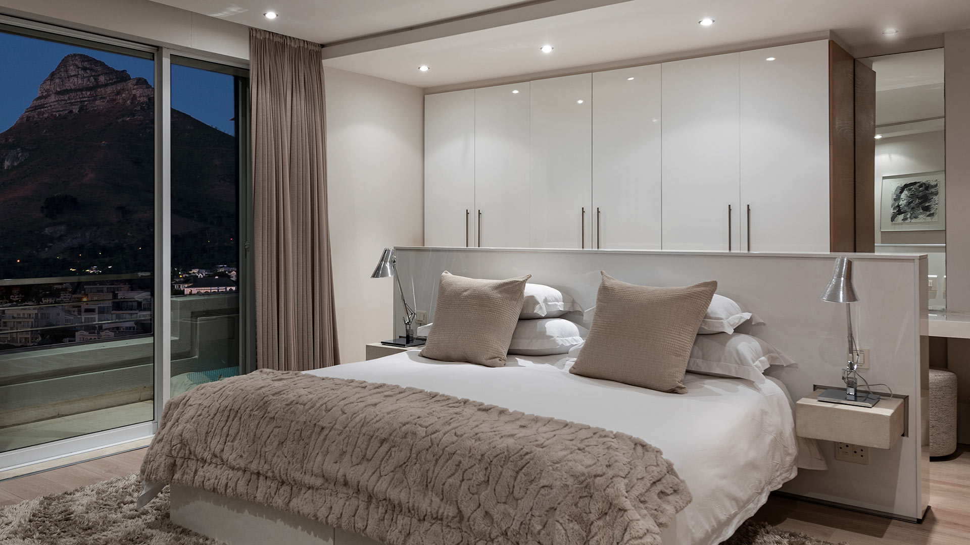 Penthouse 1 Photo 1