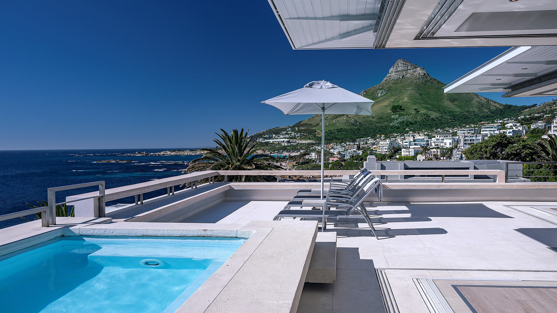 Penthouse 1 Photo 15