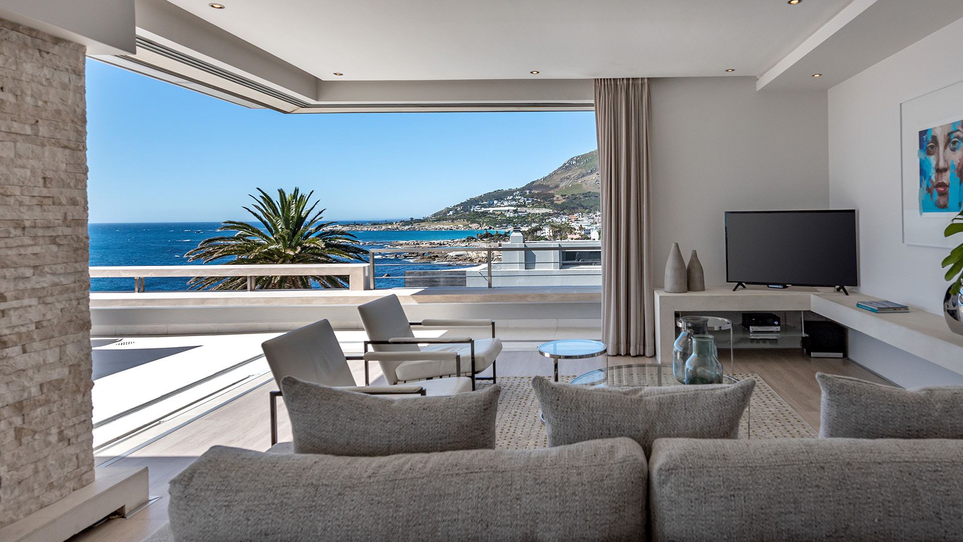 Penthouse 1 Photo 5