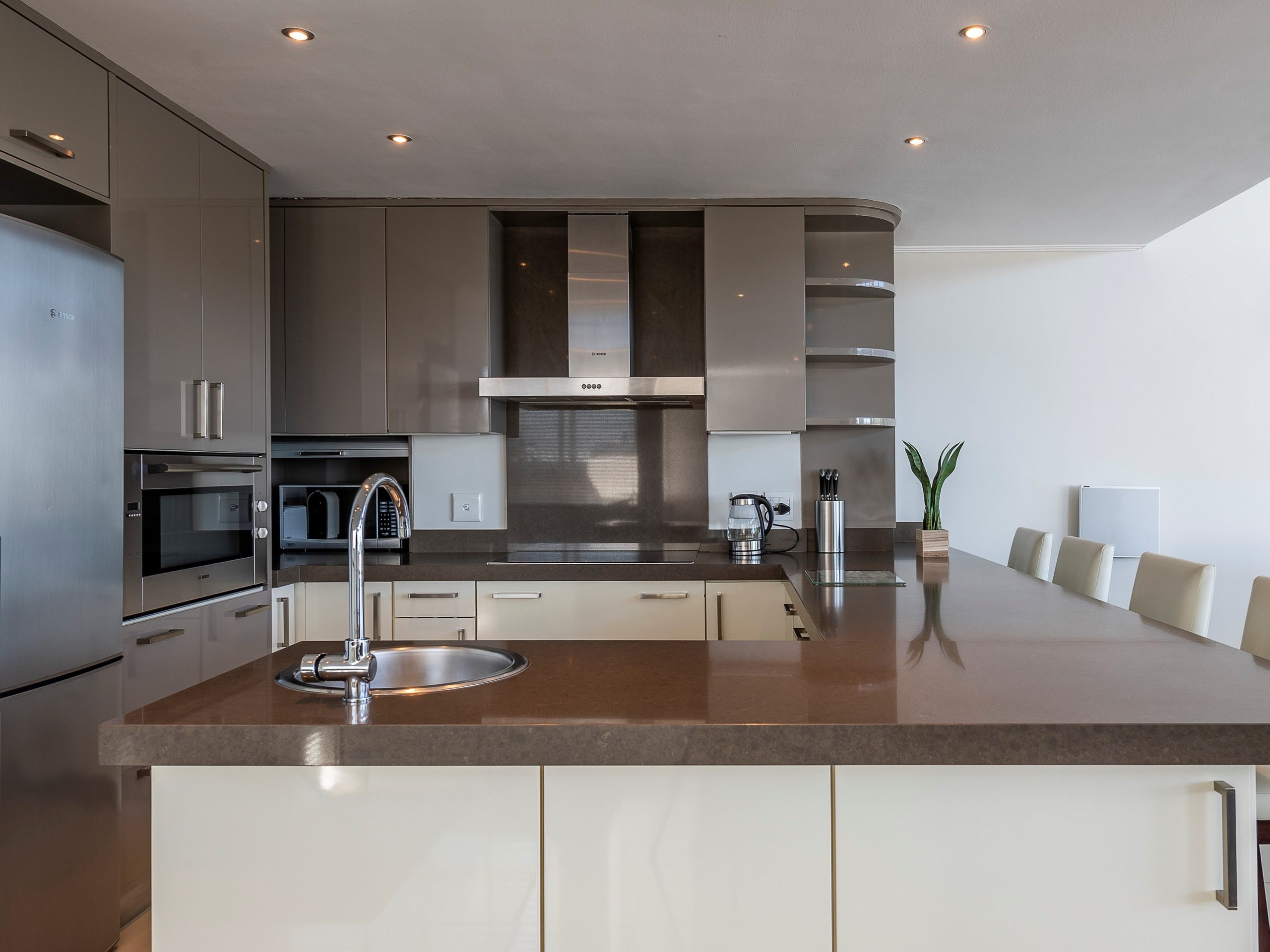 Penthouse 4 Photo 7