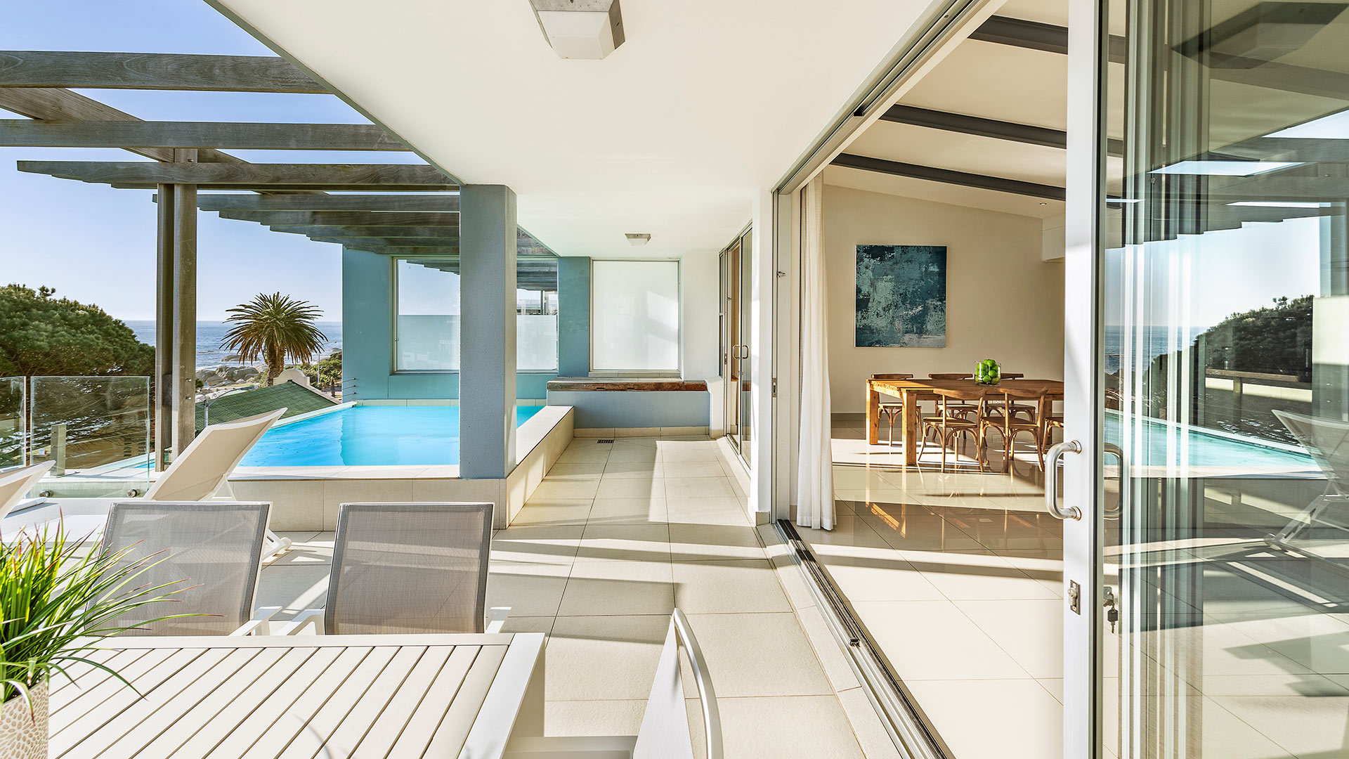 Penthouse 4 Photo 8