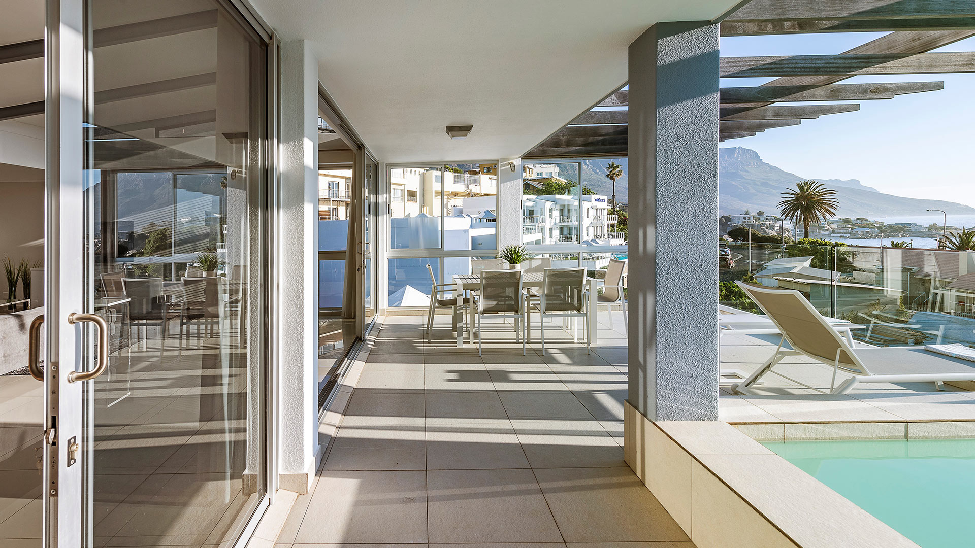 Penthouse 4 Photo 9