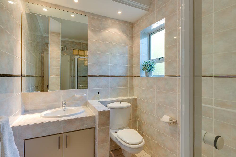 Photo 11 of 15 Woodford accommodation in Camps Bay, Cape Town with 6 bedrooms and 6 bathrooms