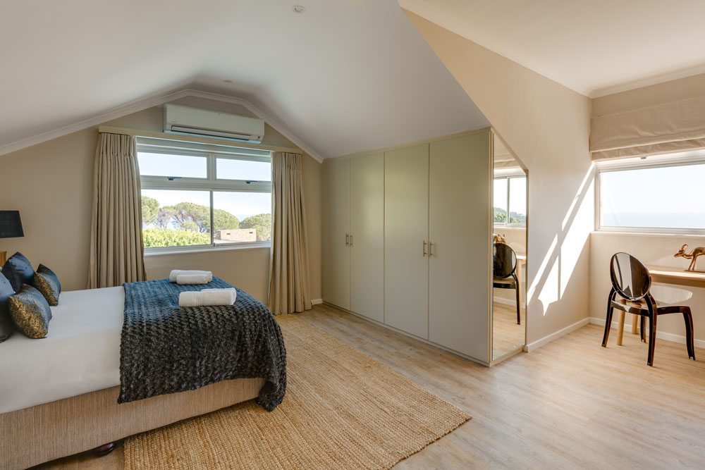 Photo 13 of 15 Woodford accommodation in Camps Bay, Cape Town with 6 bedrooms and 6 bathrooms