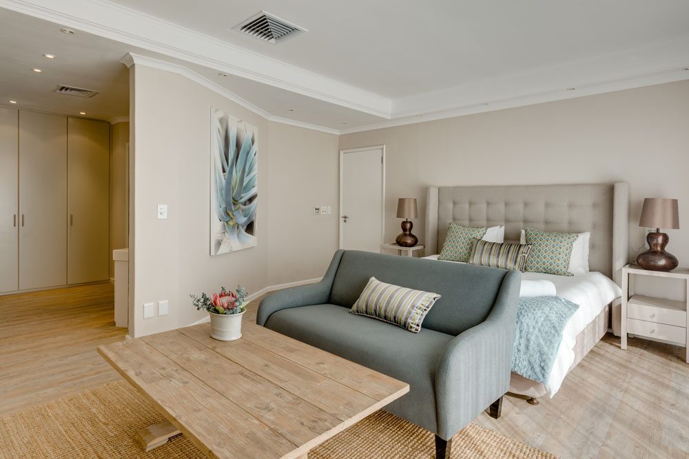 Photo 17 of 15 Woodford accommodation in Camps Bay, Cape Town with 6 bedrooms and 6 bathrooms