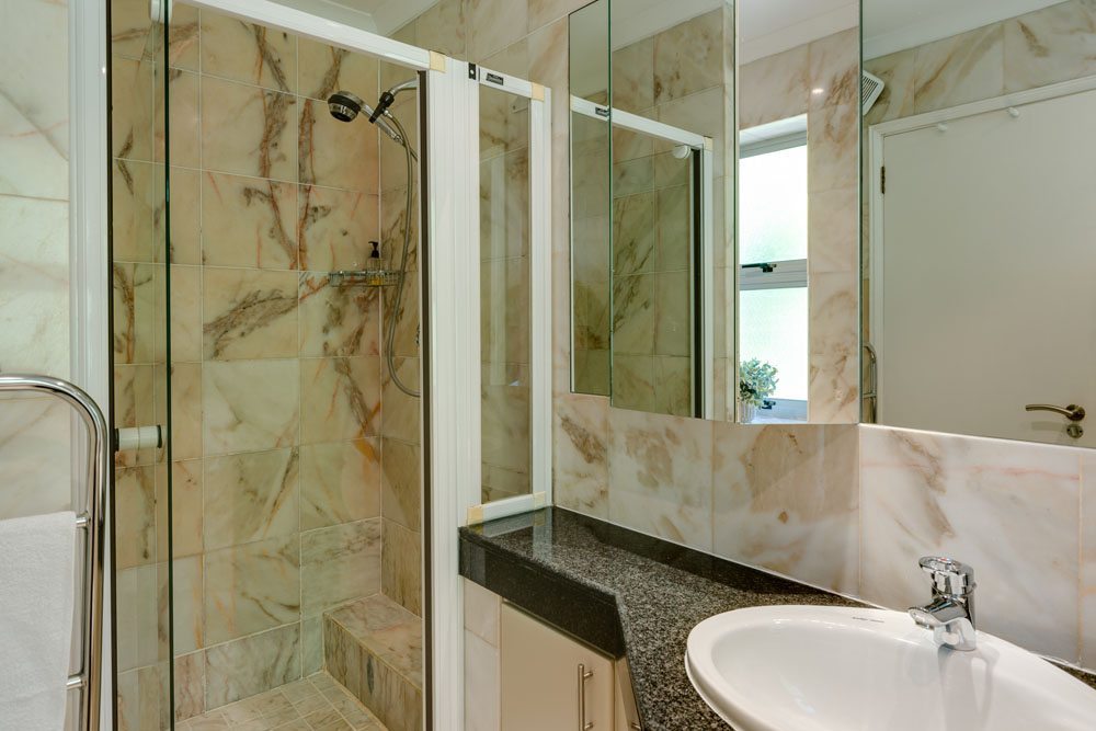 Photo 8 of 15 Woodford accommodation in Camps Bay, Cape Town with 6 bedrooms and 6 bathrooms