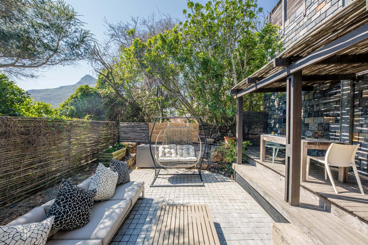 Photo 11 of 17 Geneva Lower accommodation in Camps Bay, Cape Town with 1 bedrooms and 1 bathrooms