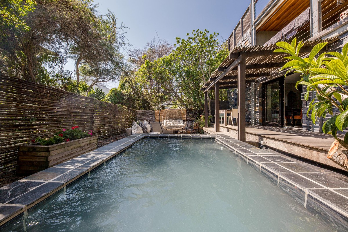 Photo 12 of 17 Geneva Lower accommodation in Camps Bay, Cape Town with 1 bedrooms and 1 bathrooms