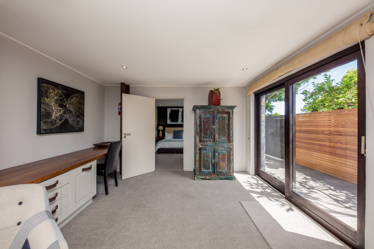 Photo 29 of 17 Geneva Lower accommodation in Camps Bay, Cape Town with 1 bedrooms and 1 bathrooms