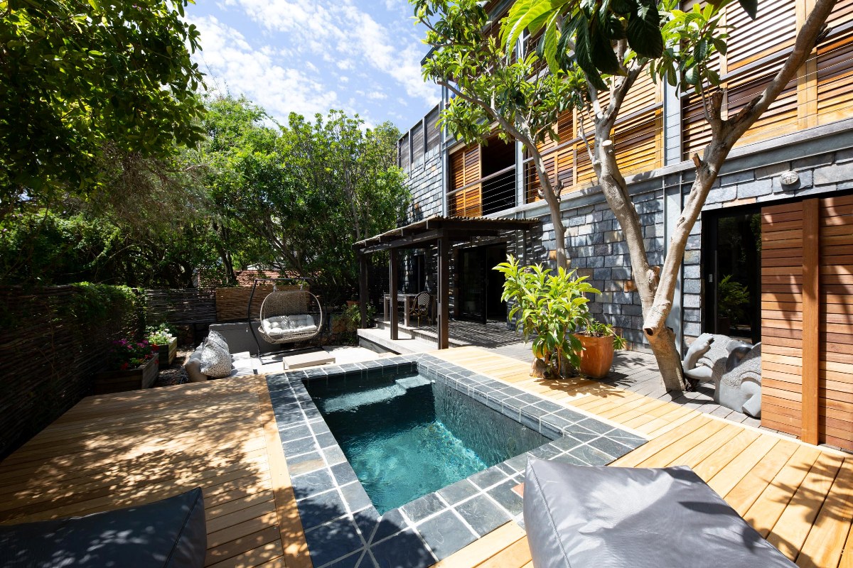 Photo 32 of 17 Geneva Lower accommodation in Camps Bay, Cape Town with 1 bedrooms and 1 bathrooms