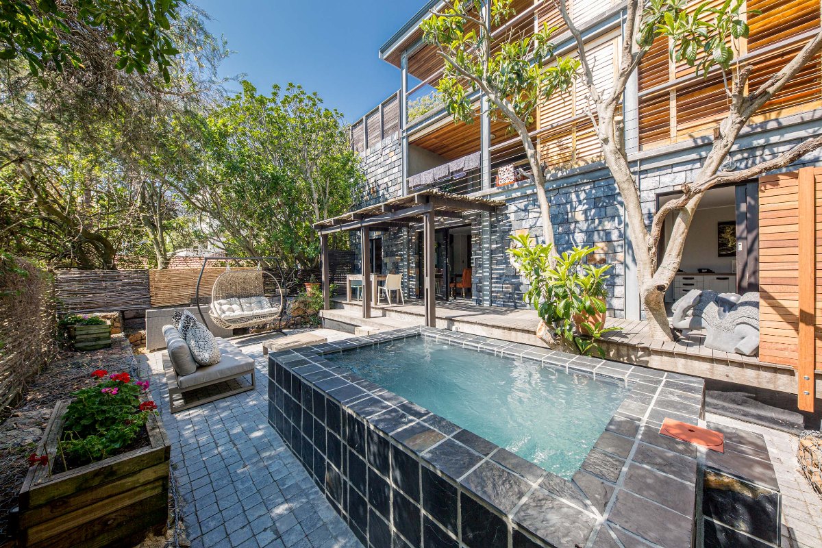 Photo 6 of 17 Geneva Lower accommodation in Camps Bay, Cape Town with 1 bedrooms and 1 bathrooms