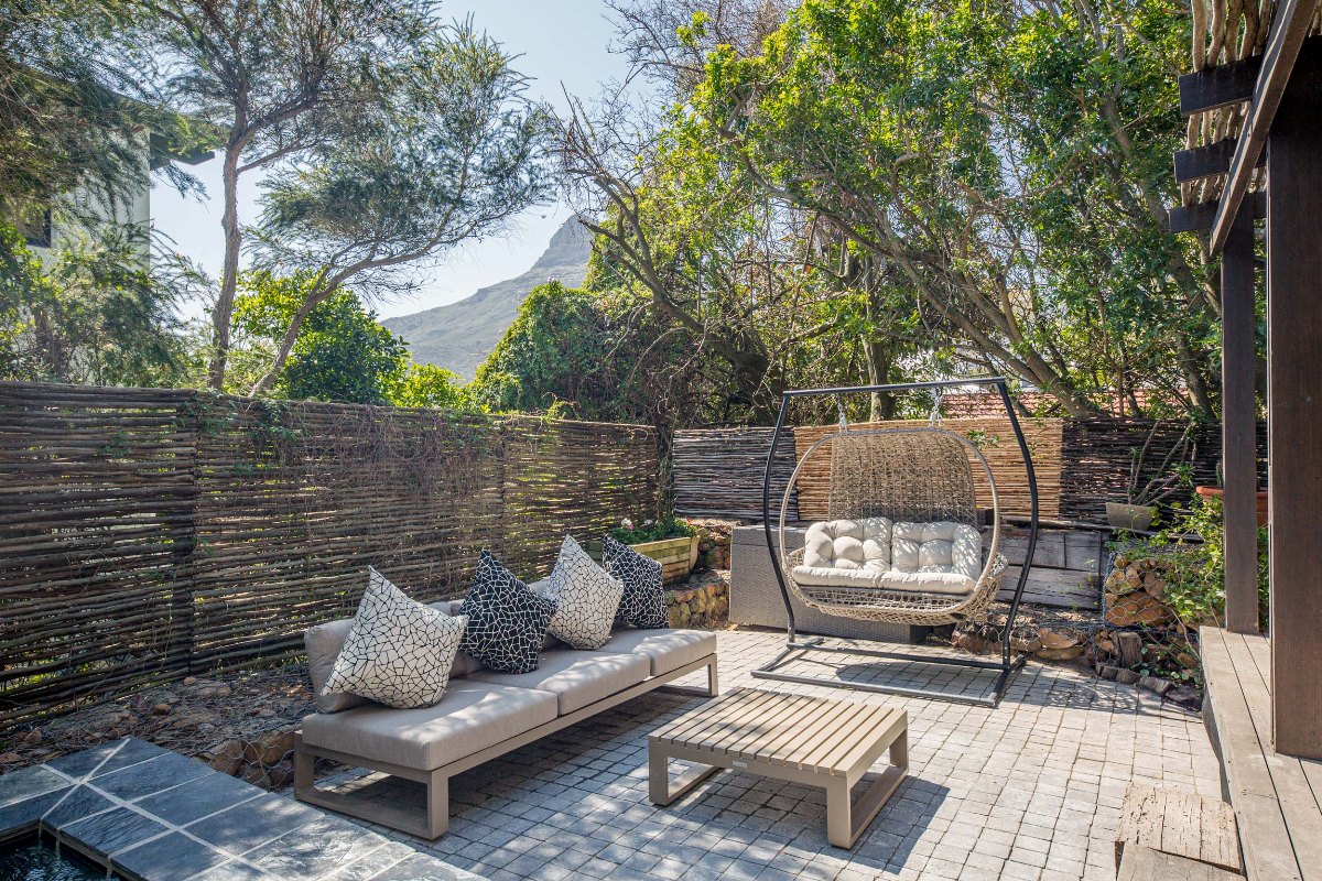 Photo 9 of 17 Geneva Lower accommodation in Camps Bay, Cape Town with 1 bedrooms and 1 bathrooms