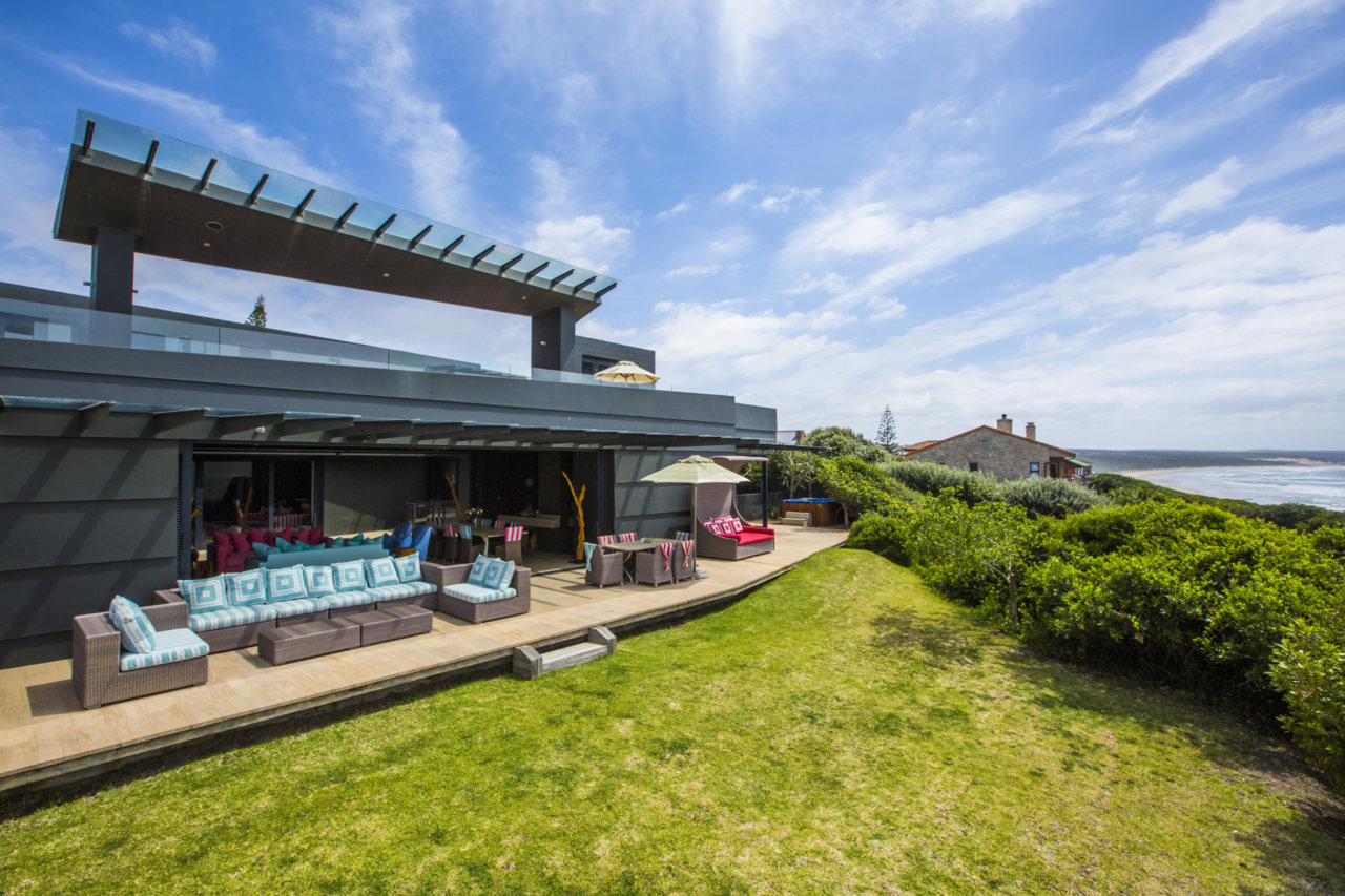 Photo 11 of 71 on Oyster accommodation in Boggomsbaai, Cape Town with 6 bedrooms and 5 bathrooms