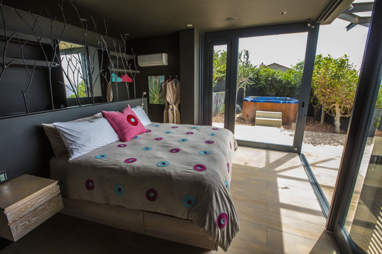 Photo 22 of 71 on Oyster accommodation in Boggomsbaai, Cape Town with 6 bedrooms and 5 bathrooms