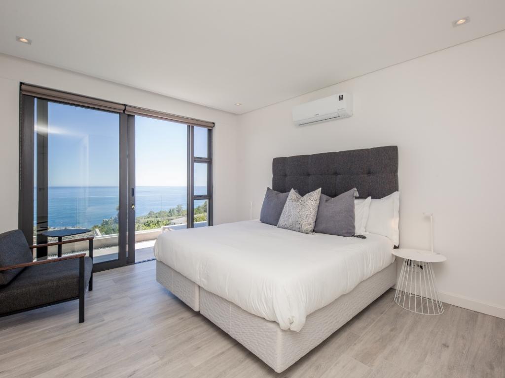 Photo 6 of 8 Fiskaal Villa accommodation in Camps Bay, Cape Town with 6 bedrooms and 6 bathrooms