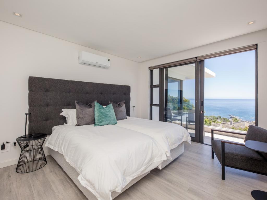 Photo 8 of 8 Fiskaal Villa accommodation in Camps Bay, Cape Town with 6 bedrooms and 6 bathrooms