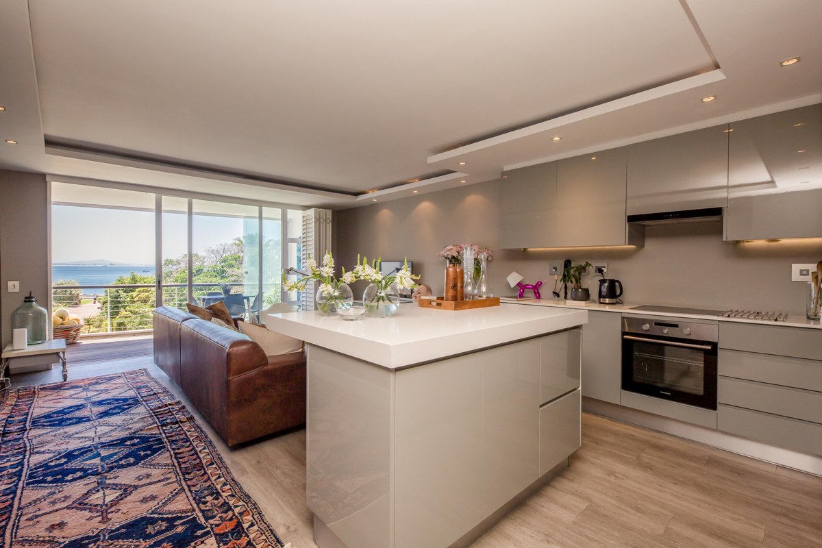 Photo 6 of Anchor Apartment accommodation in Mouille Point, Cape Town with 1 bedrooms and 1 bathrooms