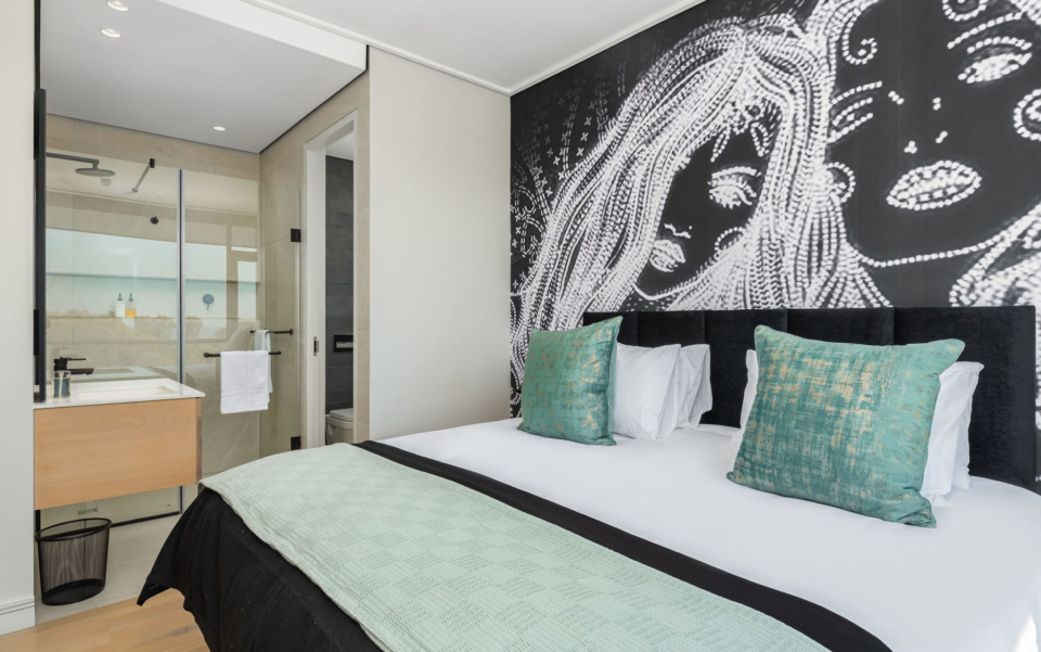 Photo 10 of Condo Greenpoint accommodation in Green Point, Cape Town with 2 bedrooms and 2 bathrooms