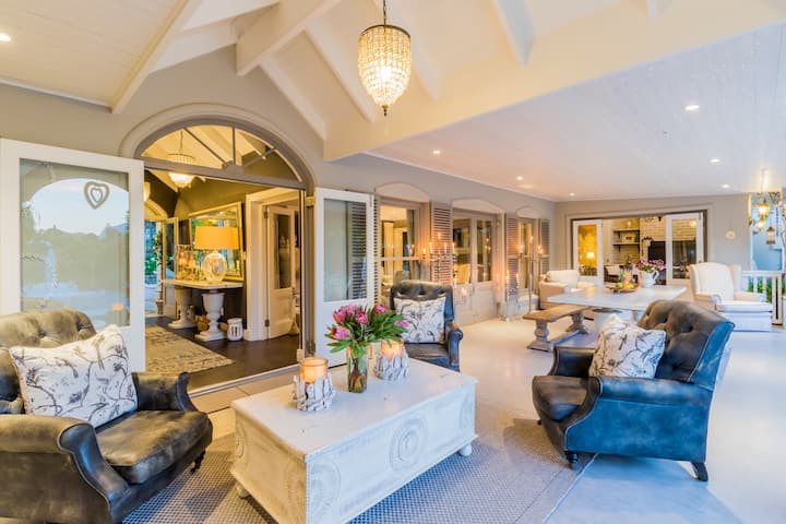 Photo 24 of Constantia Bliss accommodation in Constantia, Cape Town with 6 bedrooms and 4 bathrooms