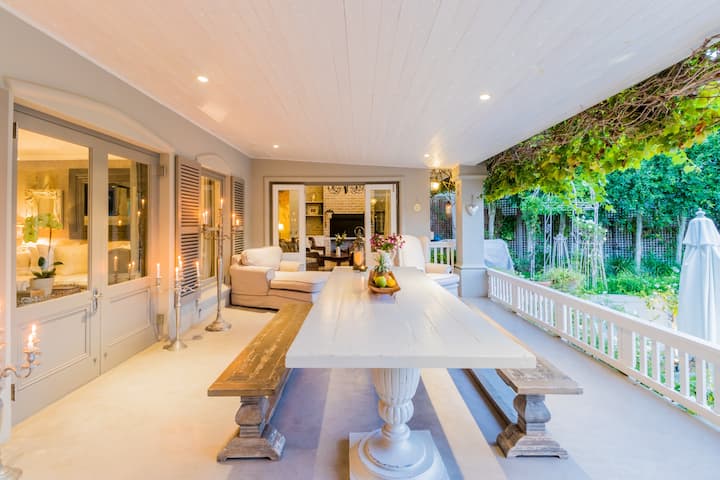 Photo 23 of Constantia Bliss accommodation in Constantia, Cape Town with 6 bedrooms and 4 bathrooms