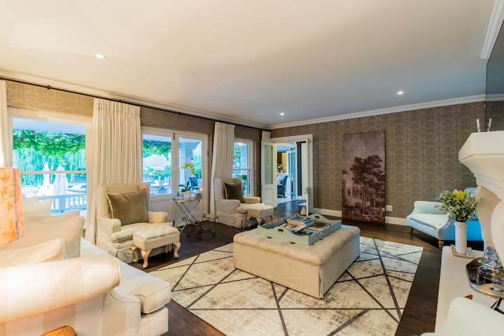 Photo 21 of Constantia Bliss accommodation in Constantia, Cape Town with 6 bedrooms and 4 bathrooms