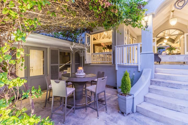 Photo 36 of Constantia Bliss accommodation in Constantia, Cape Town with 6 bedrooms and 4 bathrooms