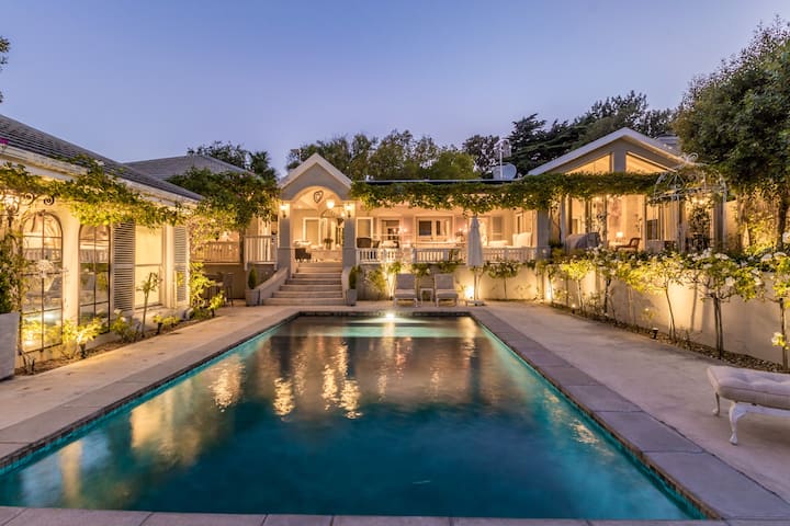 Photo 18 of Constantia Bliss accommodation in Constantia, Cape Town with 6 bedrooms and 4 bathrooms