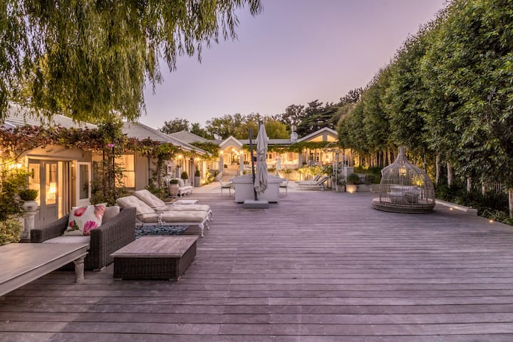 Photo 31 of Constantia Bliss accommodation in Constantia, Cape Town with 6 bedrooms and 4 bathrooms