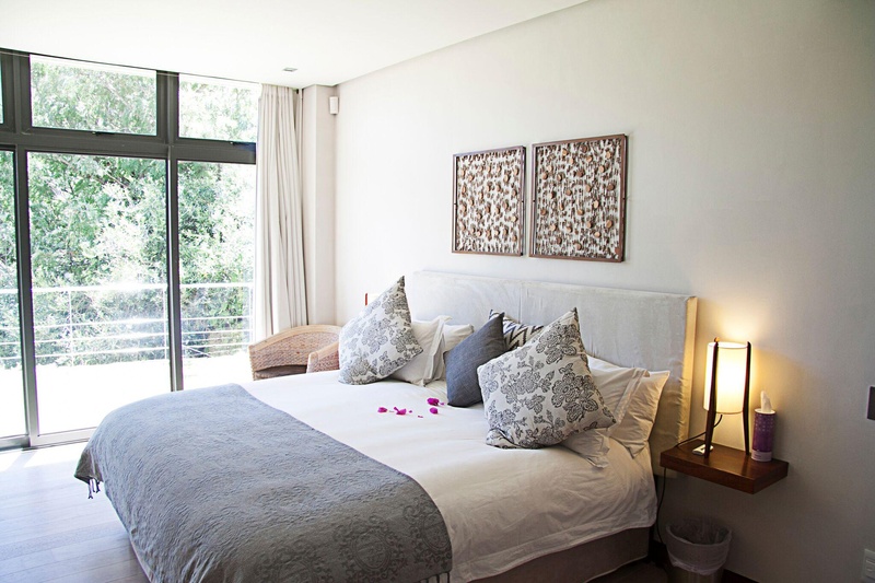 Photo 15 of Glen Beach Villas 1 accommodation in Camps Bay, Cape Town with 5 bedrooms and 4 bathrooms