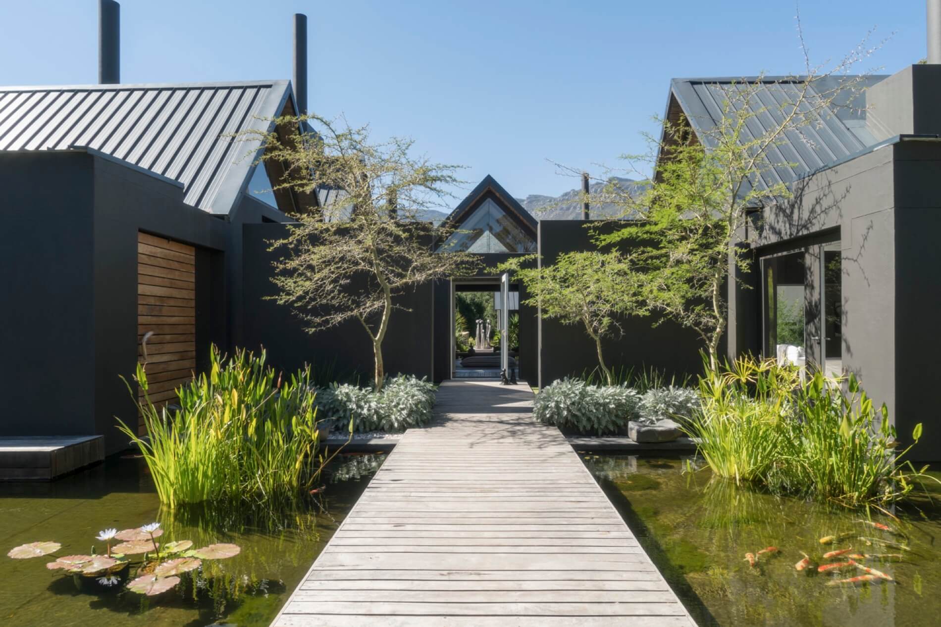 Photo 14 of Villa Maison Noir accommodation in Hout Bay, Cape Town with 5 bedrooms and 5 bathrooms