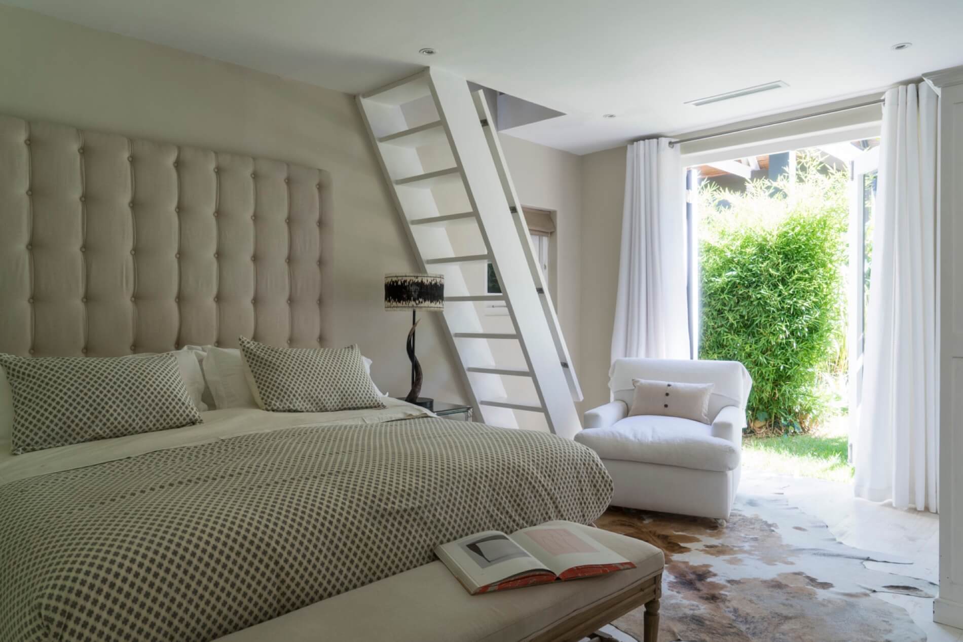 Photo 18 of Villa Maison Noir accommodation in Hout Bay, Cape Town with 5 bedrooms and 5 bathrooms