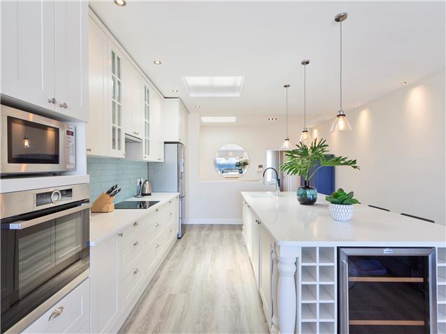 Photo 22 of Summer Place accommodation in Camps Bay, Cape Town with 3 bedrooms and 3 bathrooms