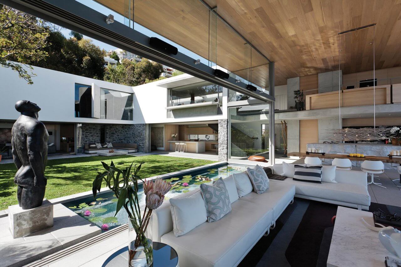 Photo 4 of Villa Boma accommodation in Bantry Bay, Cape Town with 5 bedrooms and 5 bathrooms