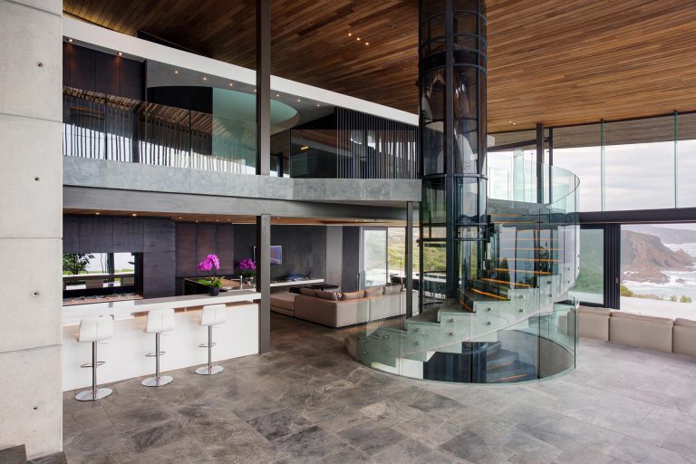 Photo 12 of Villa Cove accommodation in Knysna, Cape Town with 4 bedrooms and 4 bathrooms