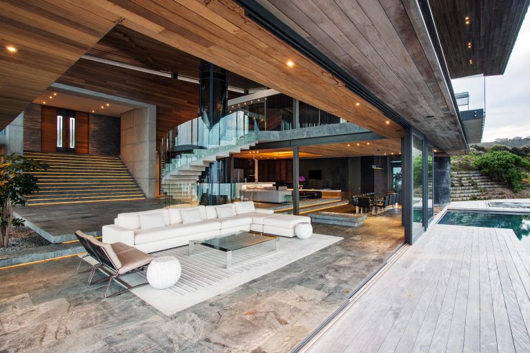 Photo 10 of Villa Cove accommodation in Knysna, Cape Town with 4 bedrooms and 4 bathrooms