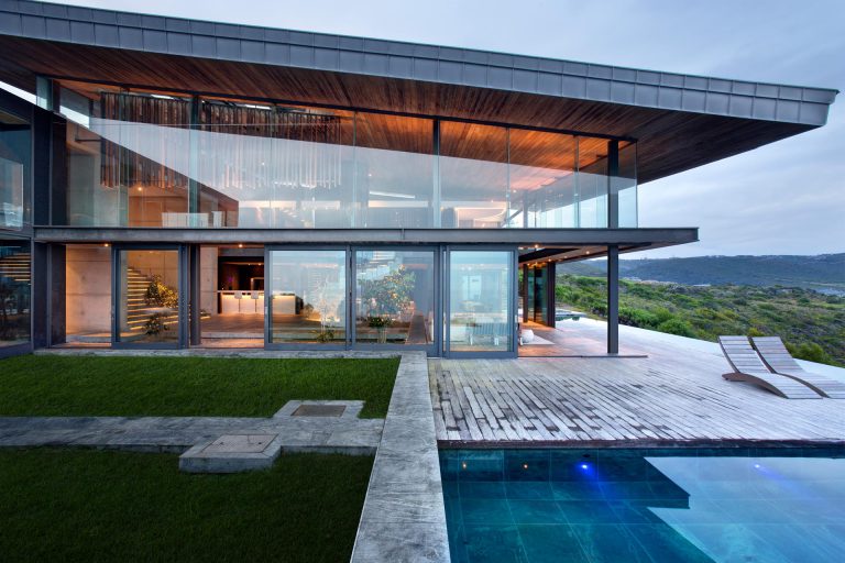 Photo 9 of Villa Cove accommodation in Knysna, Cape Town with 4 bedrooms and 4 bathrooms