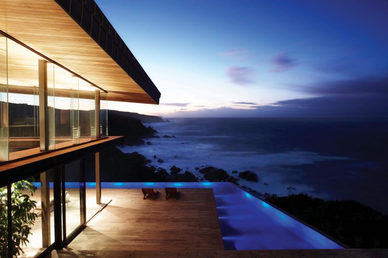 Photo 7 of Villa Cove accommodation in Knysna, Cape Town with 4 bedrooms and 4 bathrooms