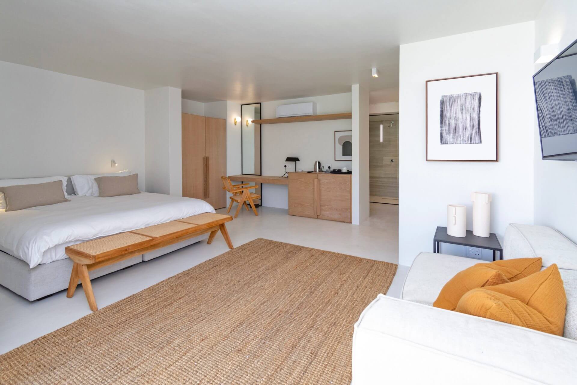 Photo 11 of Villa Ibiza accommodation in Camps Bay, Cape Town with 8 bedrooms and 8 bathrooms