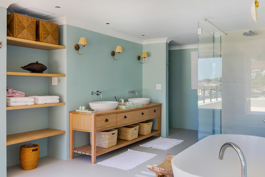 Photo 12 of Villa Paradise accommodation in Llandudno, Cape Town with 5 bedrooms and 7 bathrooms