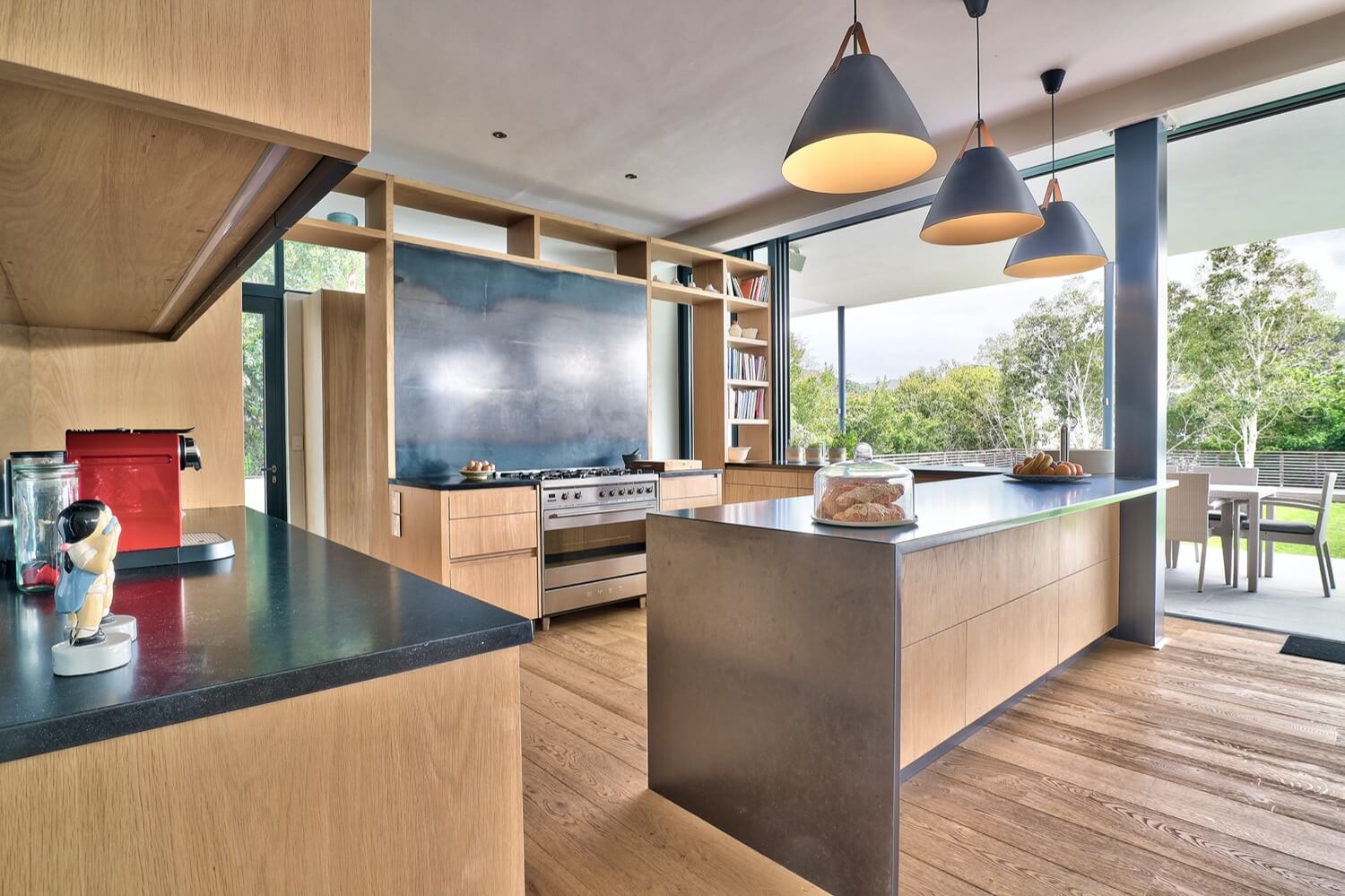 Photo 29 of Villa Glen accommodation in Higgovale, Cape Town with 5 bedrooms and 5 bathrooms