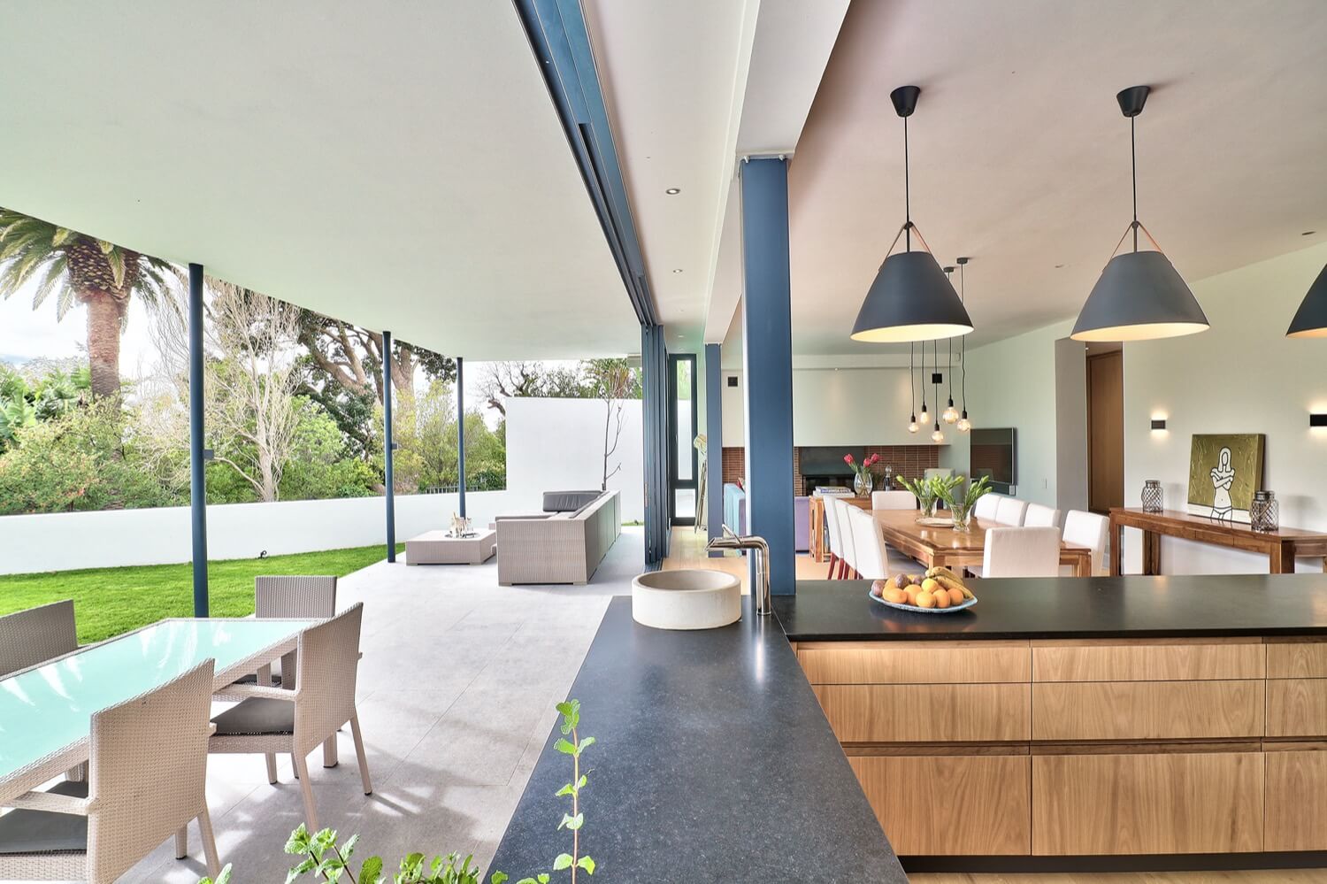 Photo 26 of Villa Glen accommodation in Higgovale, Cape Town with 5 bedrooms and 5 bathrooms