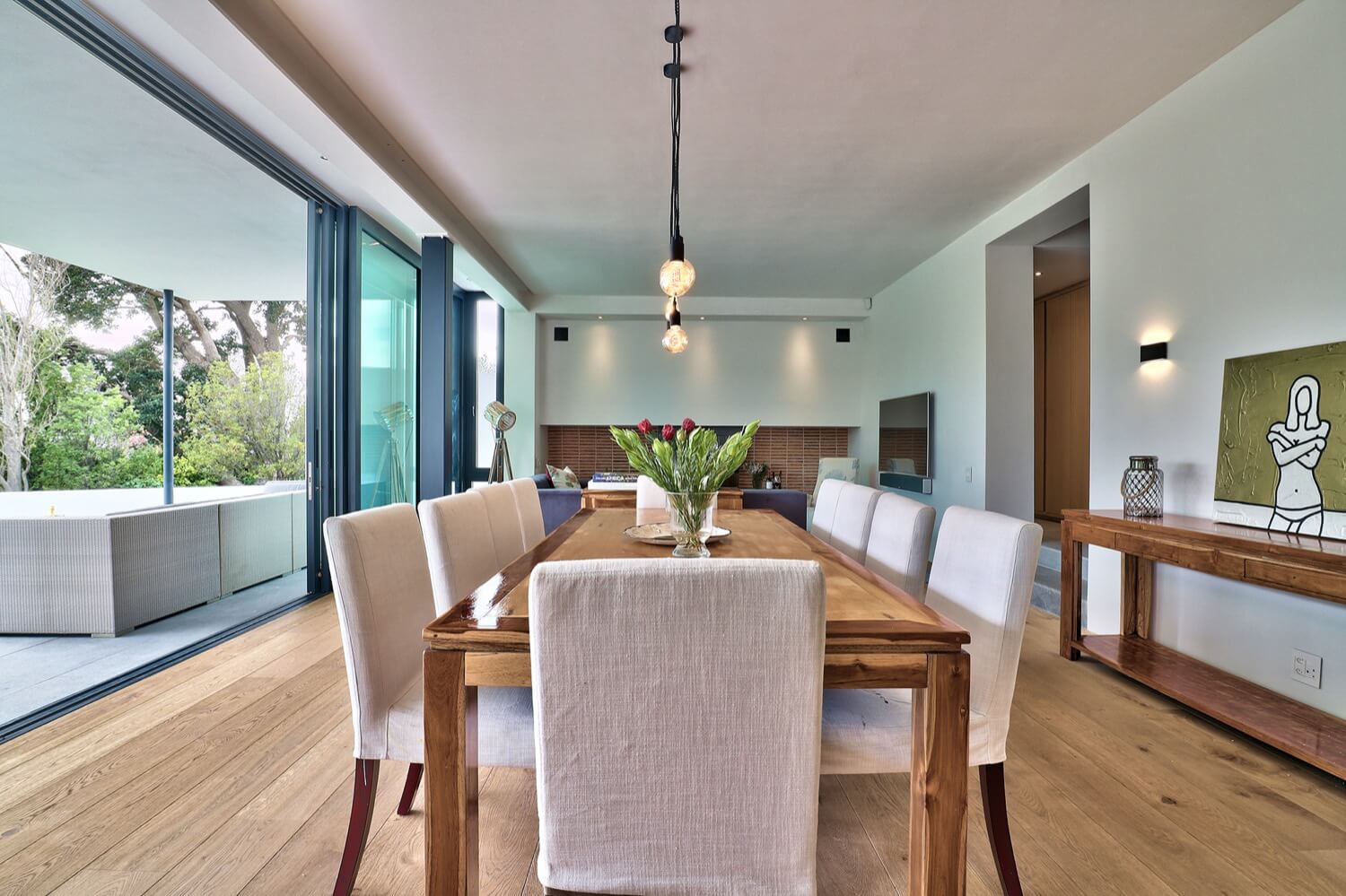 Photo 37 of Villa Glen accommodation in Higgovale, Cape Town with 5 bedrooms and 5 bathrooms