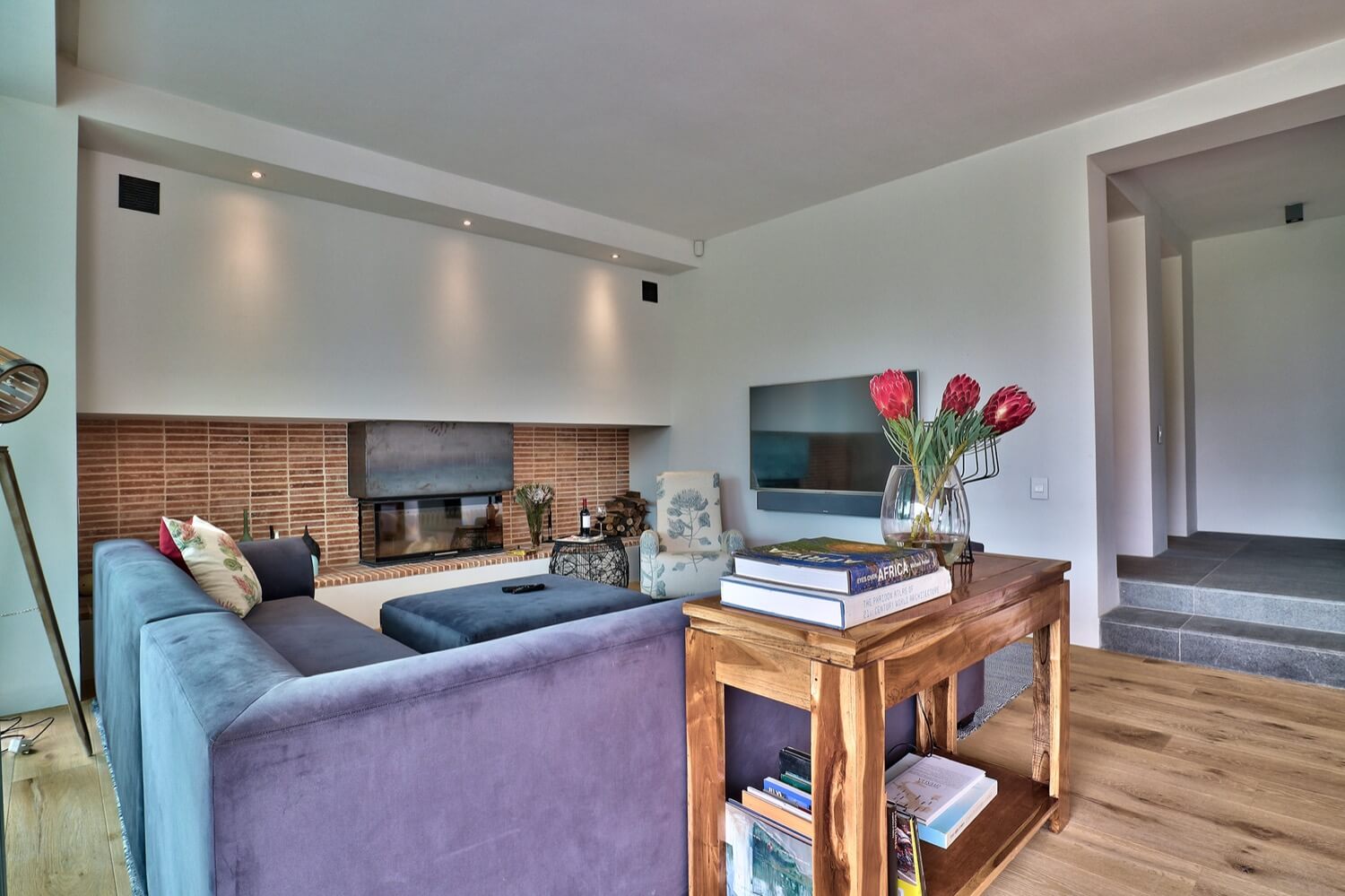 Photo 35 of Villa Glen accommodation in Higgovale, Cape Town with 5 bedrooms and 5 bathrooms