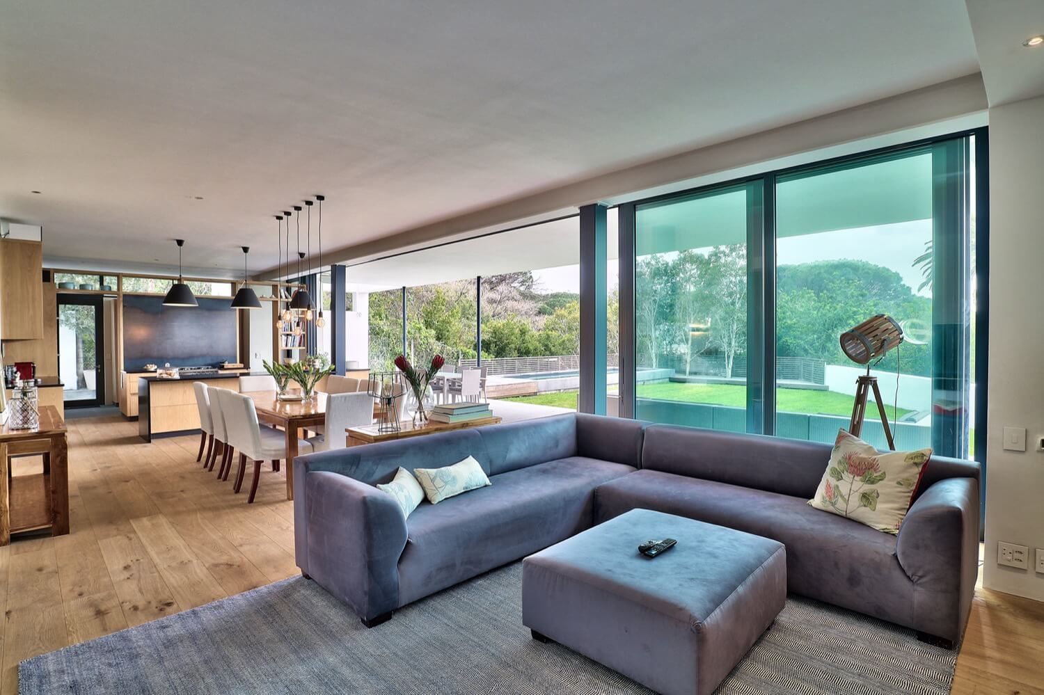 Photo 34 of Villa Glen accommodation in Higgovale, Cape Town with 5 bedrooms and 5 bathrooms