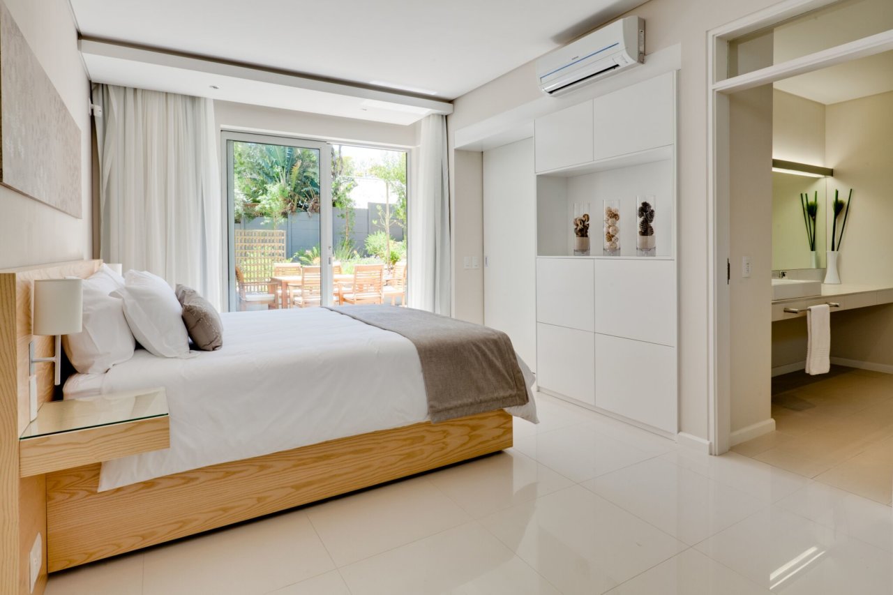 Photo 8 of Aqua Villa accommodation in Camps Bay, Cape Town with 5 bedrooms and 5 bathrooms