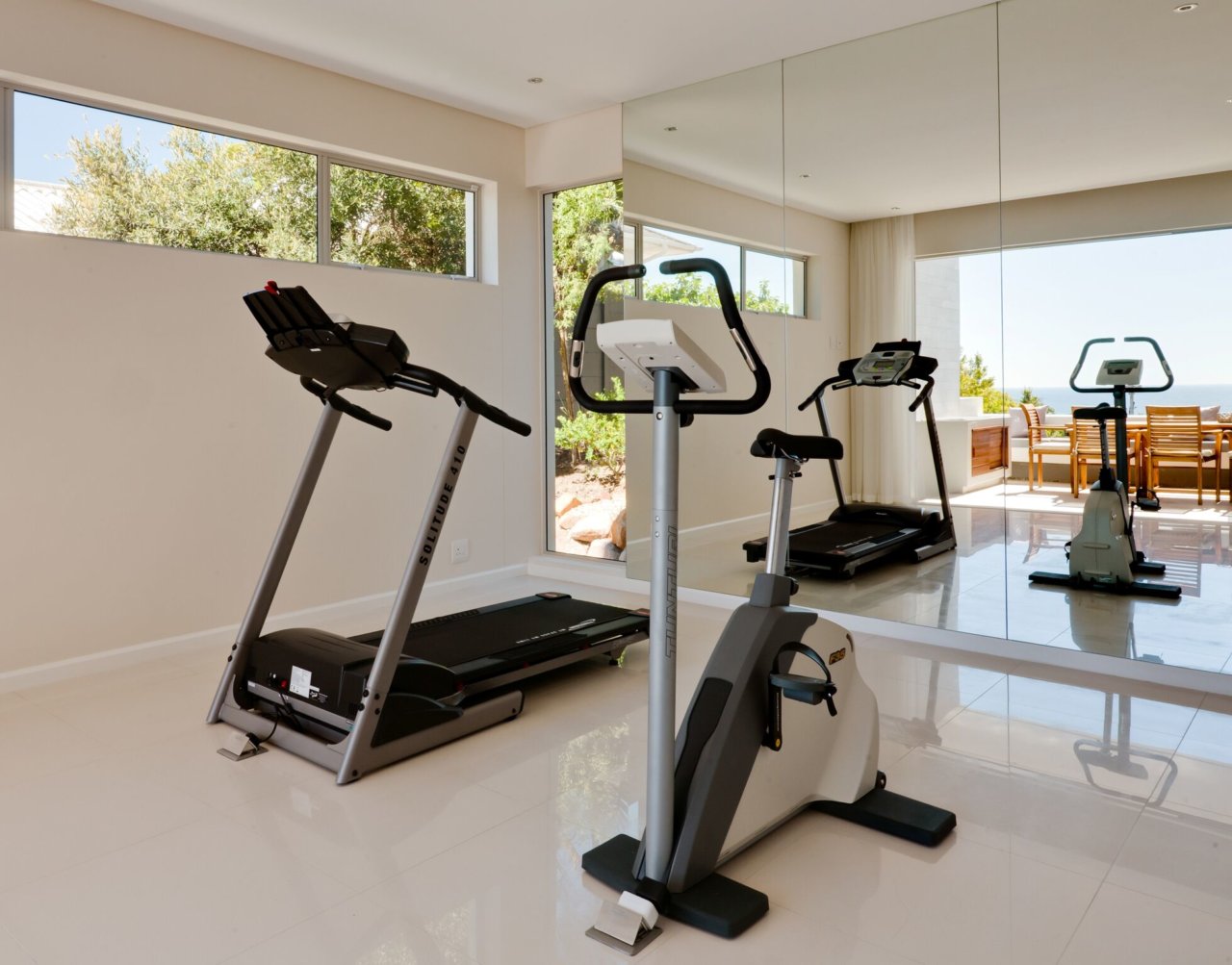 Photo 13 of Aqua Villa accommodation in Camps Bay, Cape Town with 5 bedrooms and 5 bathrooms