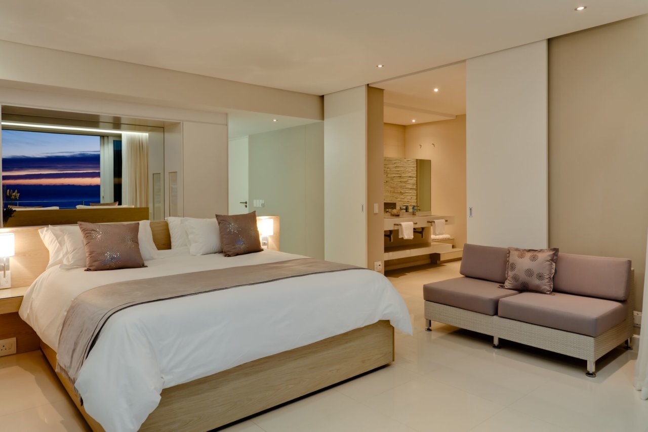 Photo 7 of Aqua Villa accommodation in Camps Bay, Cape Town with 5 bedrooms and 5 bathrooms