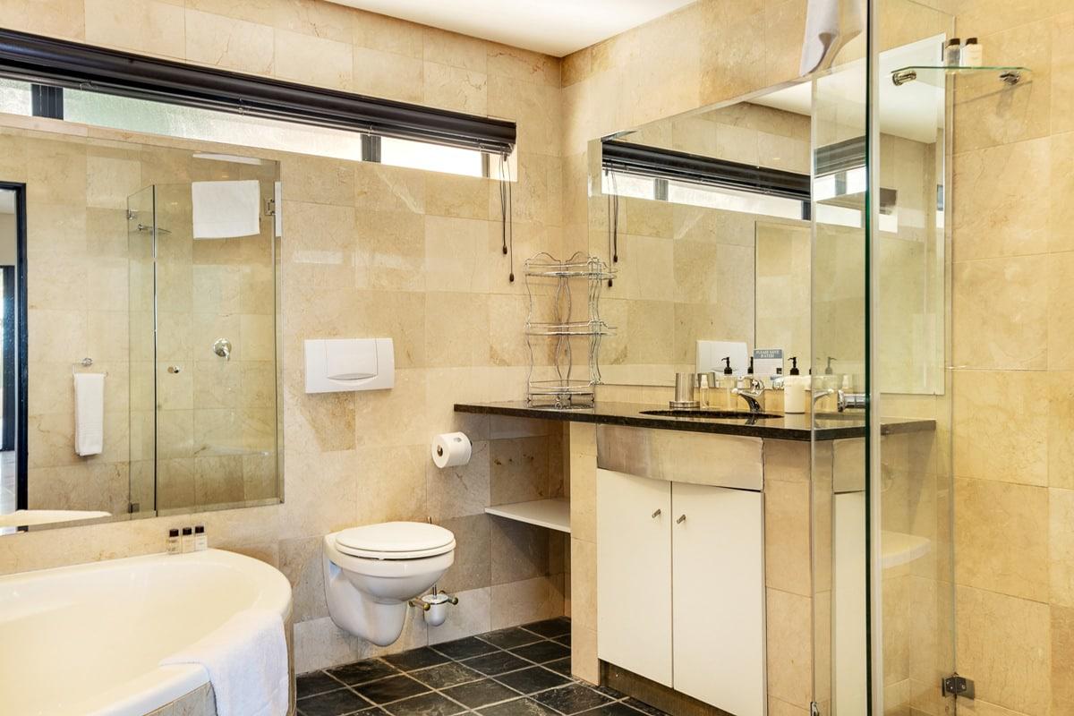 Photo 14 of Bakoven Blue accommodation in Bakoven, Cape Town with 3 bedrooms and 2 bathrooms