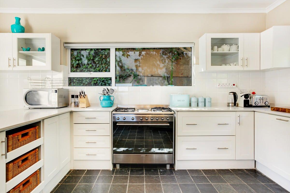 Photo 7 of Bakoven Blue accommodation in Bakoven, Cape Town with 3 bedrooms and 2 bathrooms